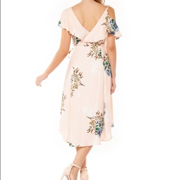 Dex blush floral asymmetrical wrap dress in Large - Picture 4 of 15